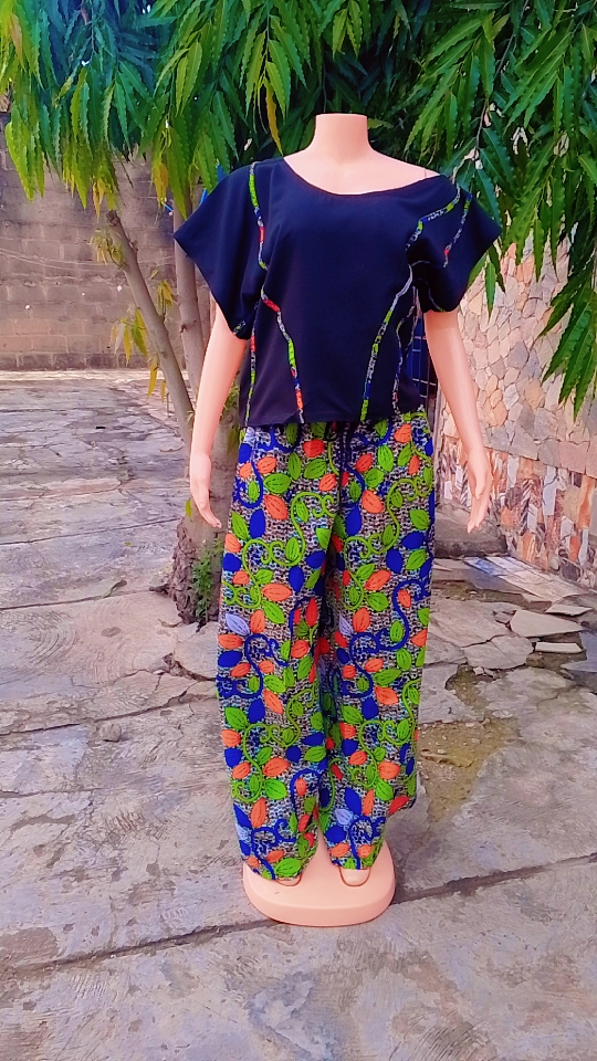 Assymettric shoulder kimono